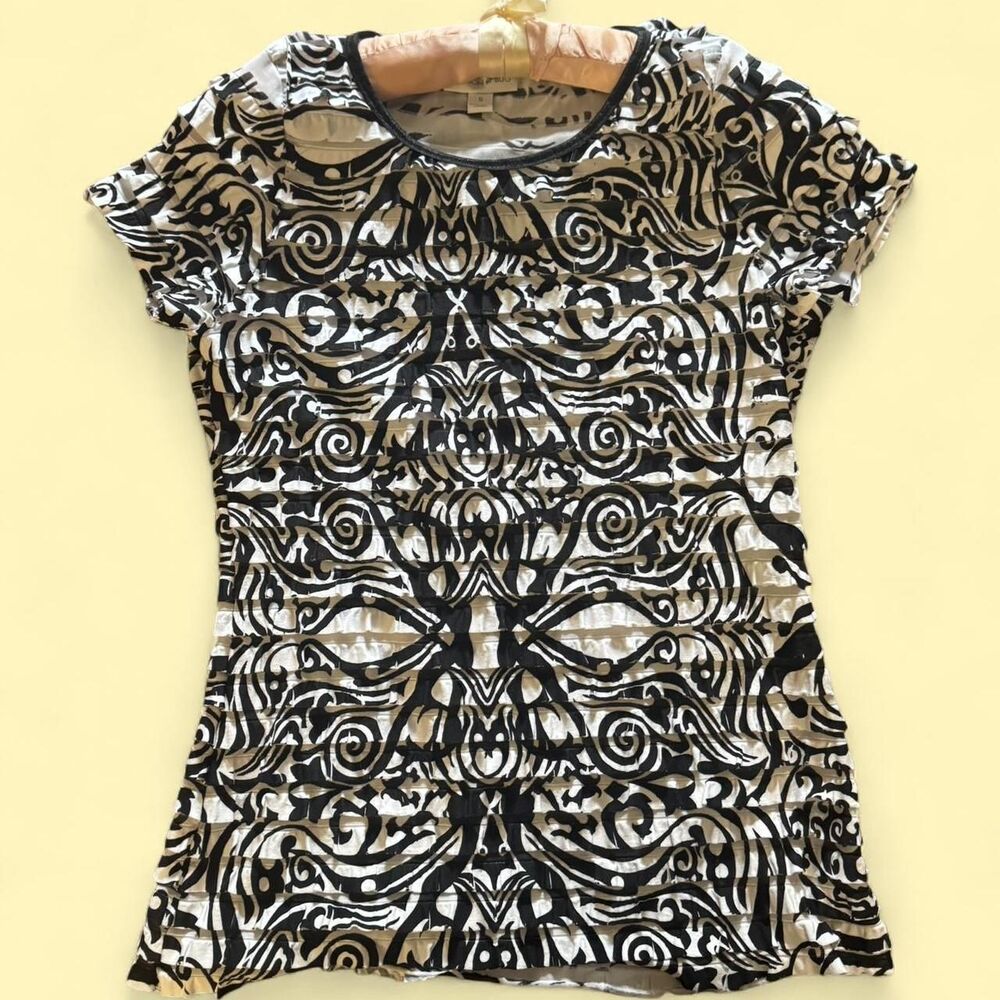 Fashion-bug Women's White and Black T-shirt